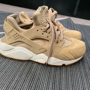 Tan Nike Air Huaraches